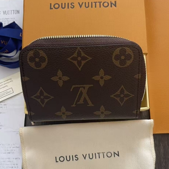Louis Vuitton Zippy Coin Purse - Picture 8 of 8